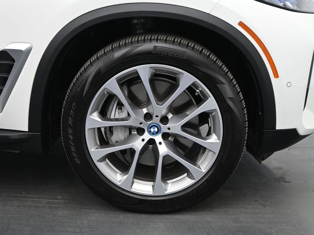 Used 2025 BMW X5 xDrive50e AWD/4WD image 25