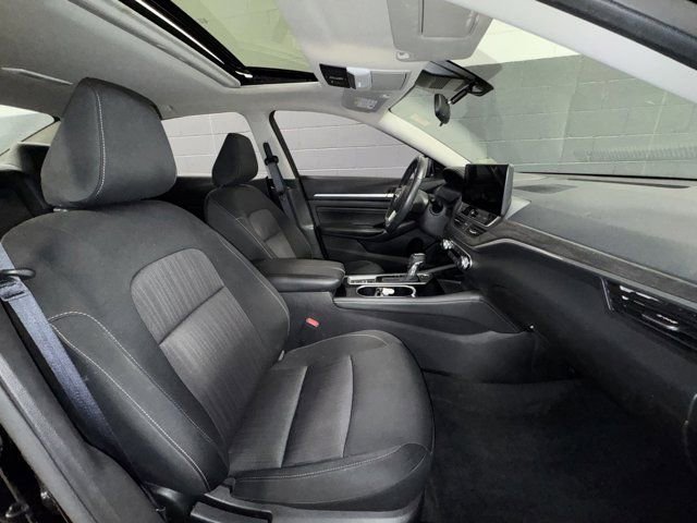 Used 2023 Nissan Altima 2.5 SV w/ SV Premium Package image 12