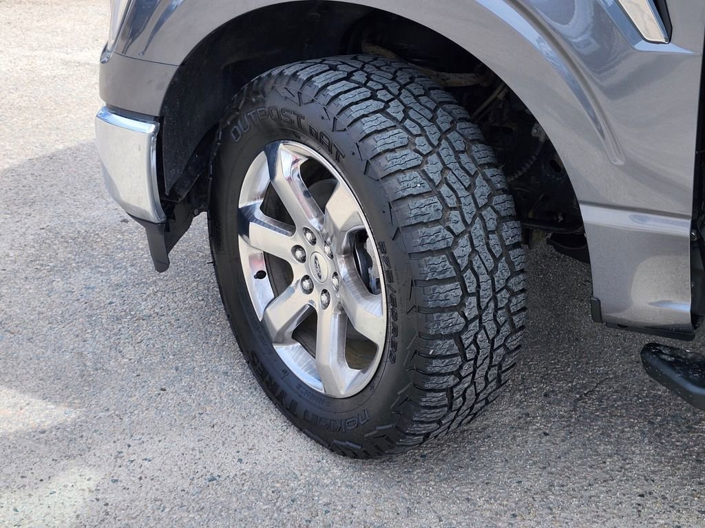 Certified 2022 Ford F150 XLT w/ Equipment Group 302A High image 32