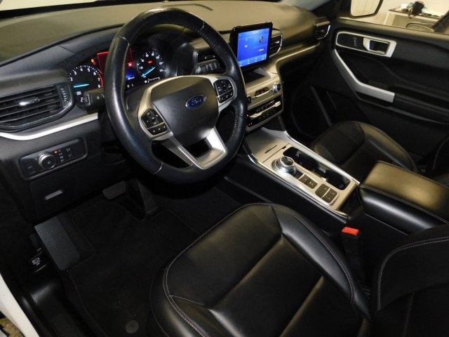 Used 2022 Ford Explorer XLT w/ Equipment Group 202A image 14