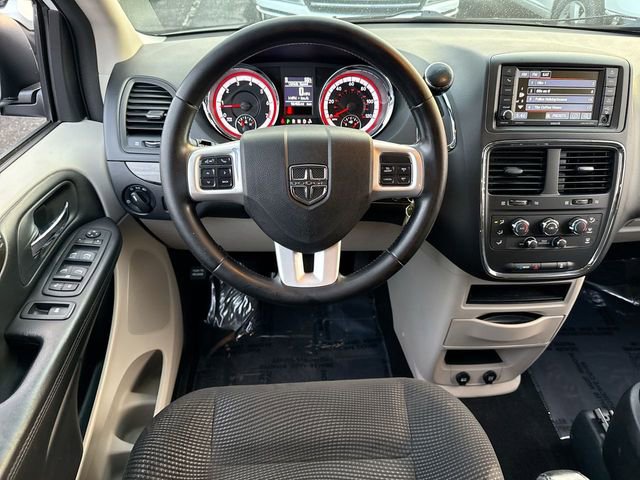 Used 2020 Dodge Grand Caravan SE w/ UConnect Hands-Free Group FWD image 14