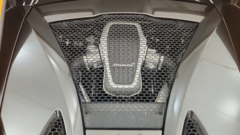 Used 2016 McLaren 570S Coupe RWD image 21
