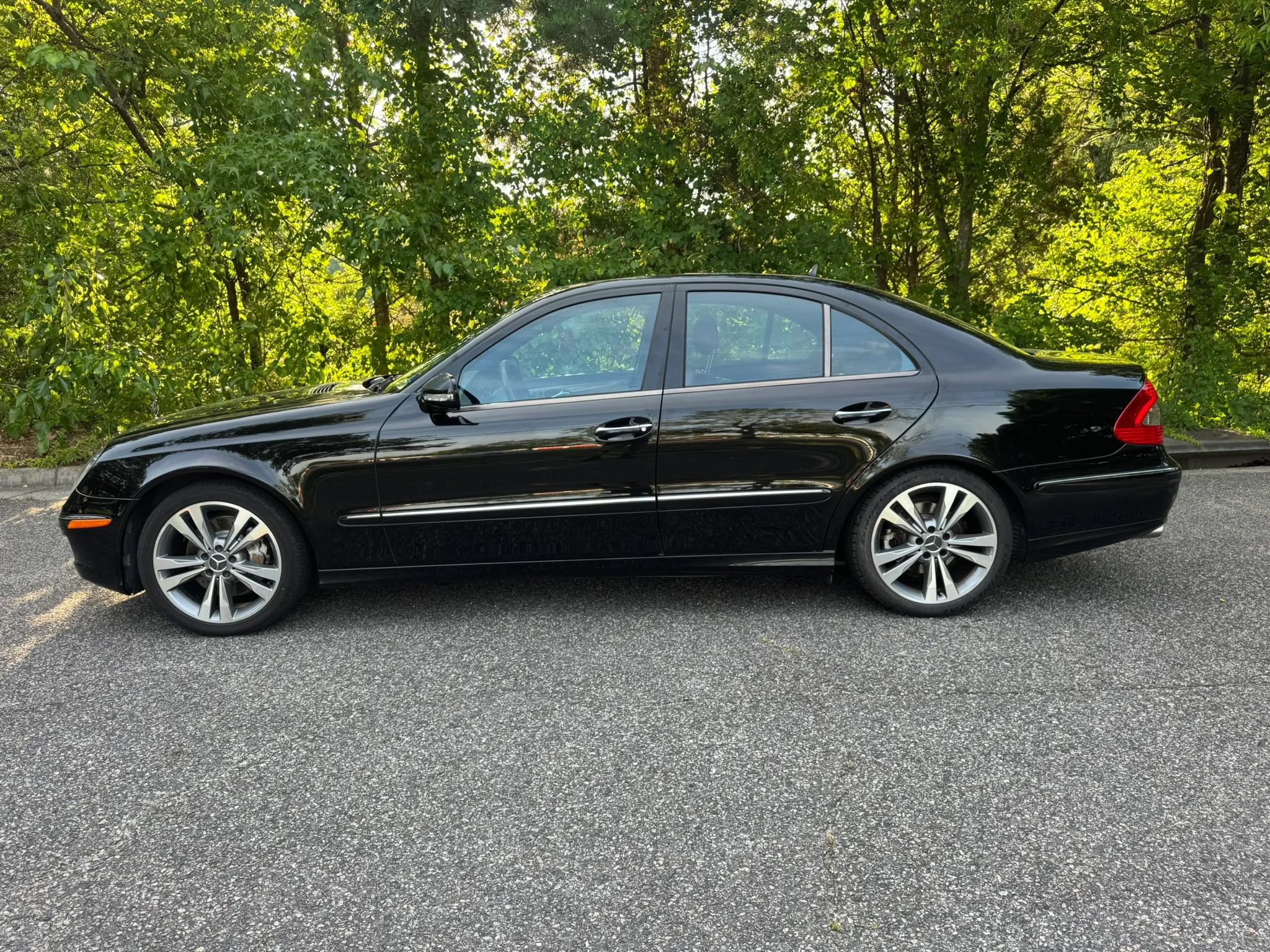 Used 2007 Mercedes-Benz E 350 Sedan image 3