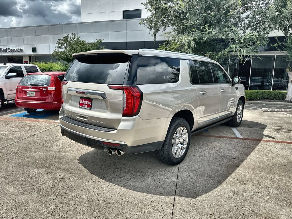 Used 2023 GMC Yukon XL Denali RWD image 11