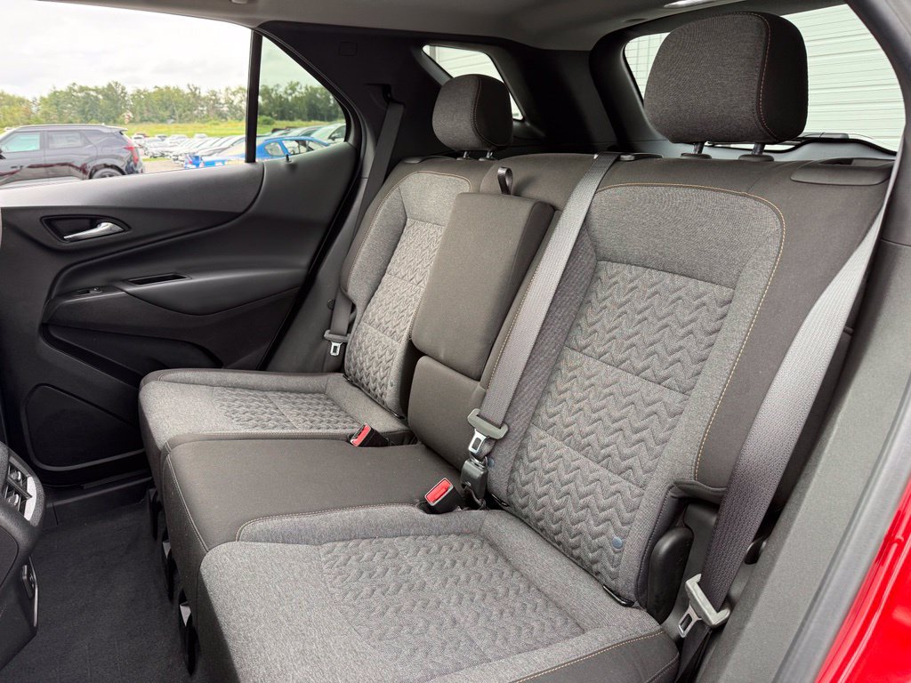 Used 2023 Chevrolet Equinox LT FWD image 24