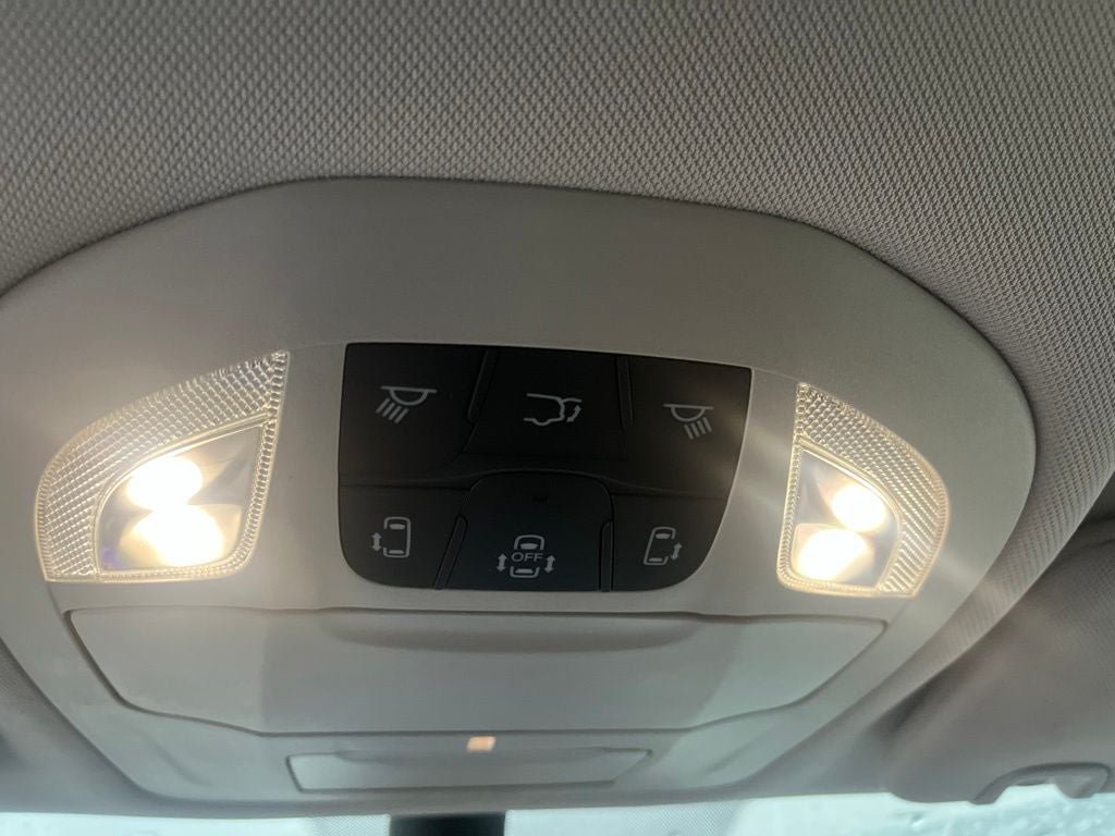 Used 2024 Chrysler Pacifica Touring-L FWD image 21
