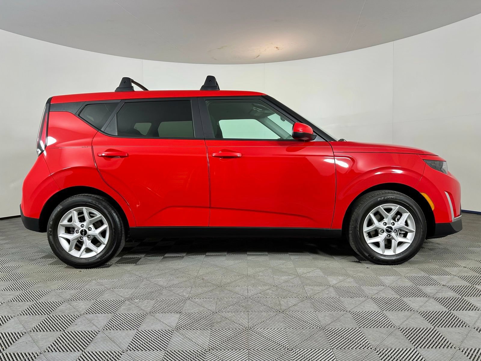 Used 2024 Kia Soul LX w/ Option Group 015 FWD image 19