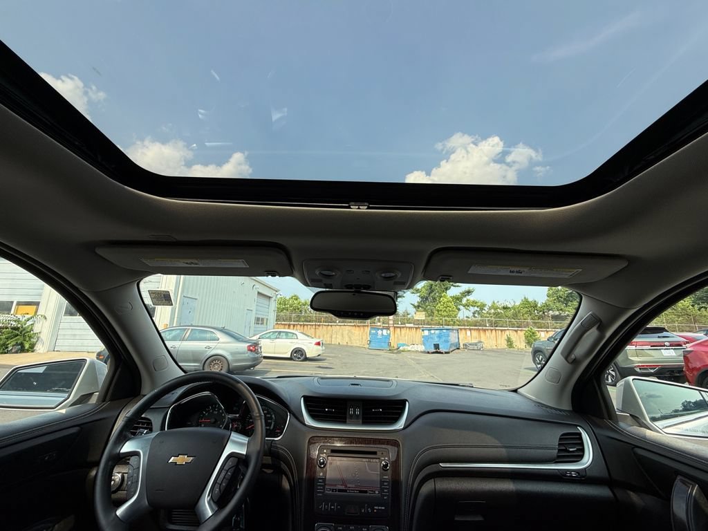 Used 2017 Chevrolet Traverse Premier AWD/4WD image 23