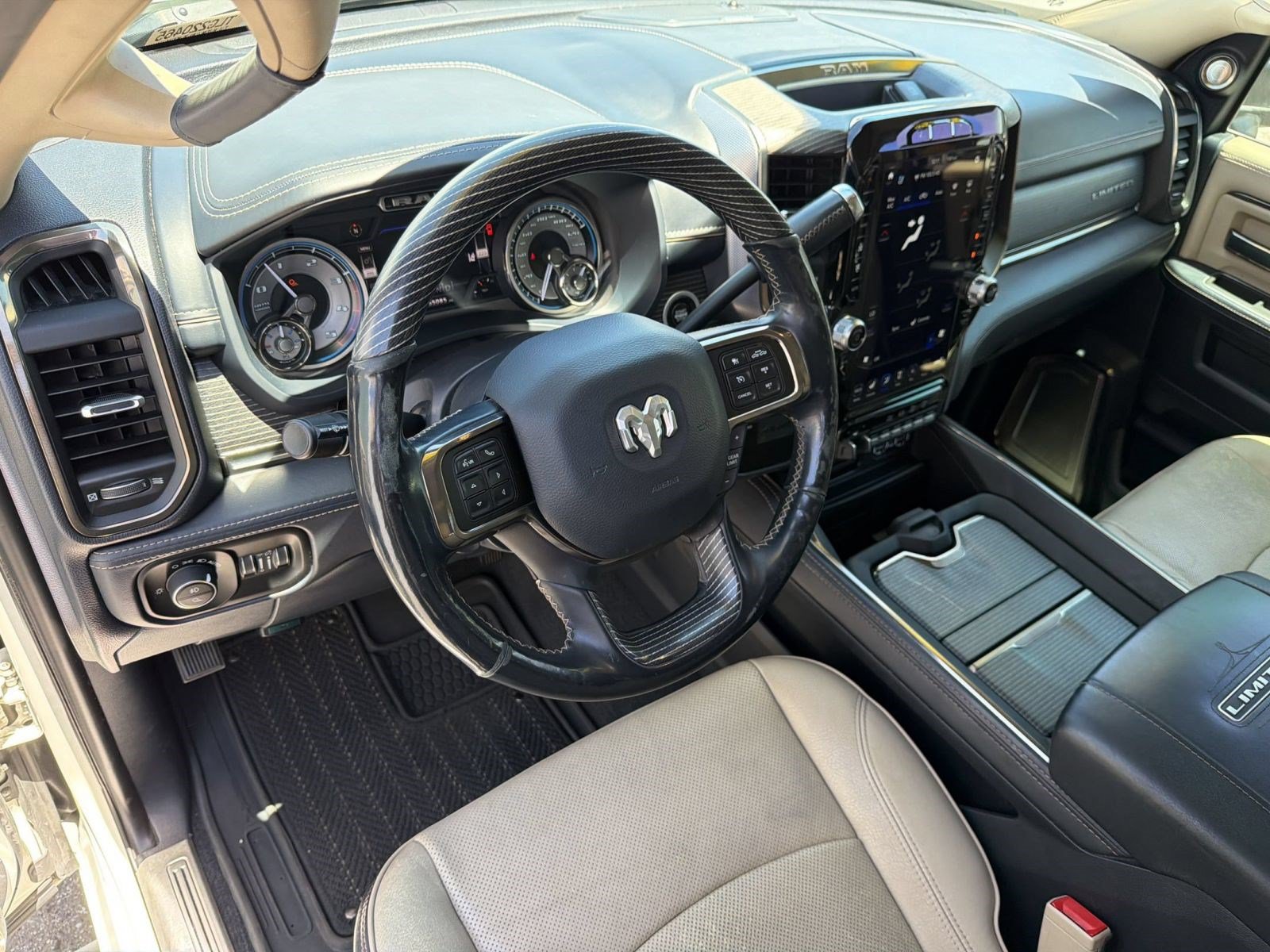 Used 2020 RAM 2500 Limited AWD/4WD image 3