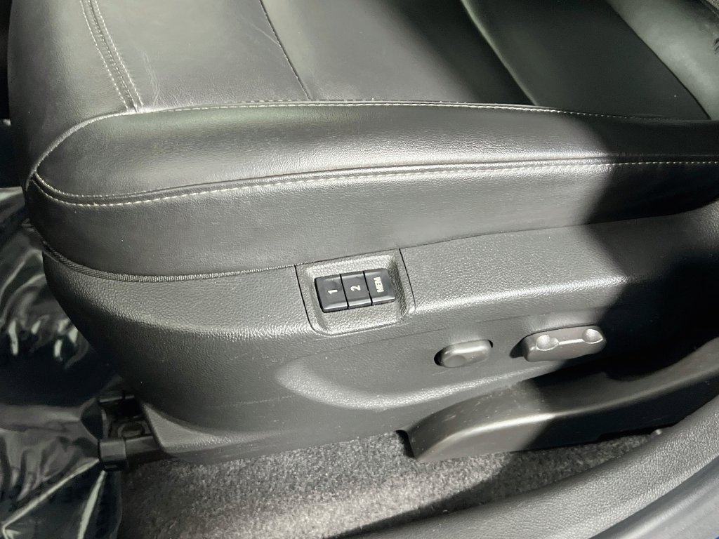 Used 2019 Buick Encore Essence w/ Experience Buick Package AWD/4WD image 17