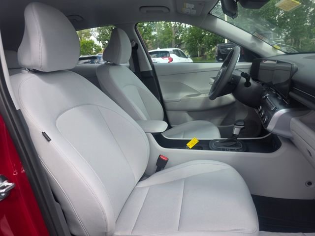 Used 2026 Hyundai Kona SE FWD image 4