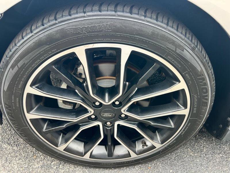 Used 2018 Ford Taurus SEL w/ Equipment Group 201A FWD image 18