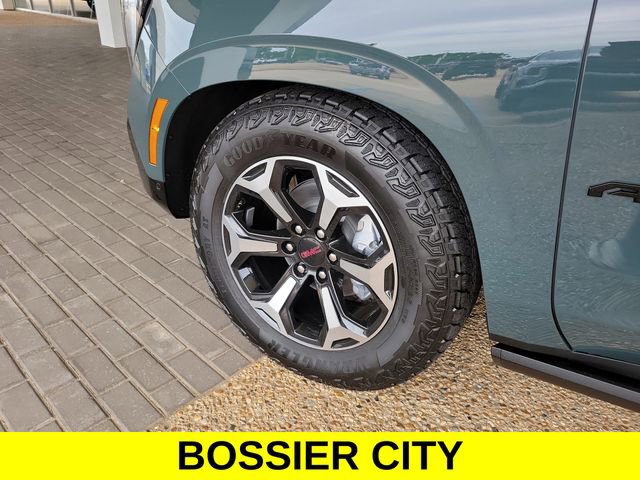 New 2026 GMC Yukon AT4 w/ AT4 Premium Plus Package AWD/4WD image 4