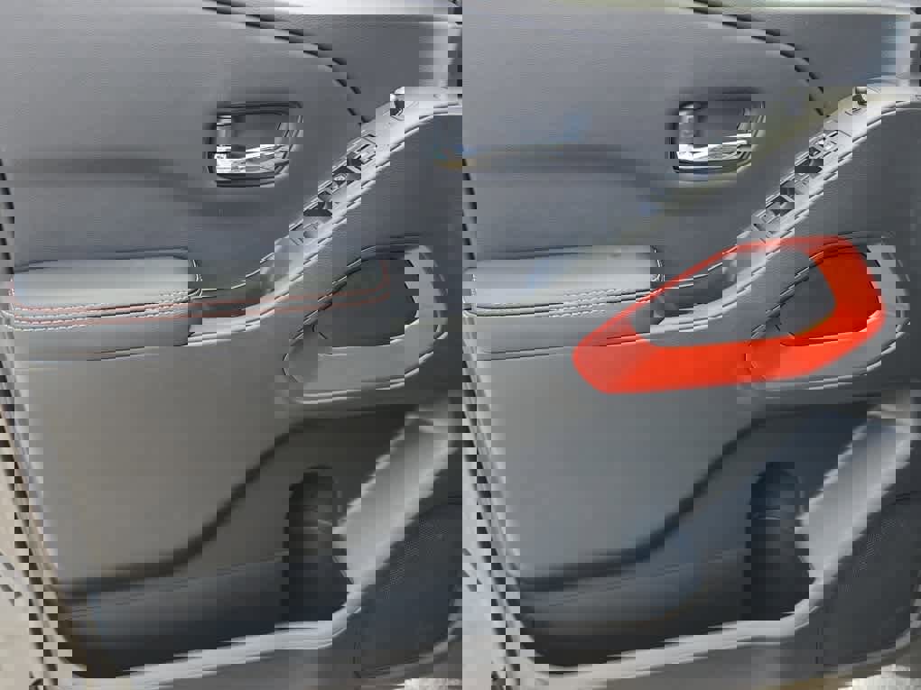 New 2025 Nissan Frontier PRO-4X w/ Interior Protection Package image 9