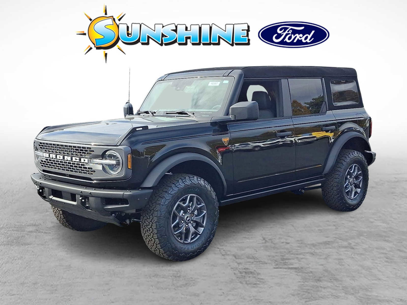 New 2025 Ford Bronco Badlands image 3