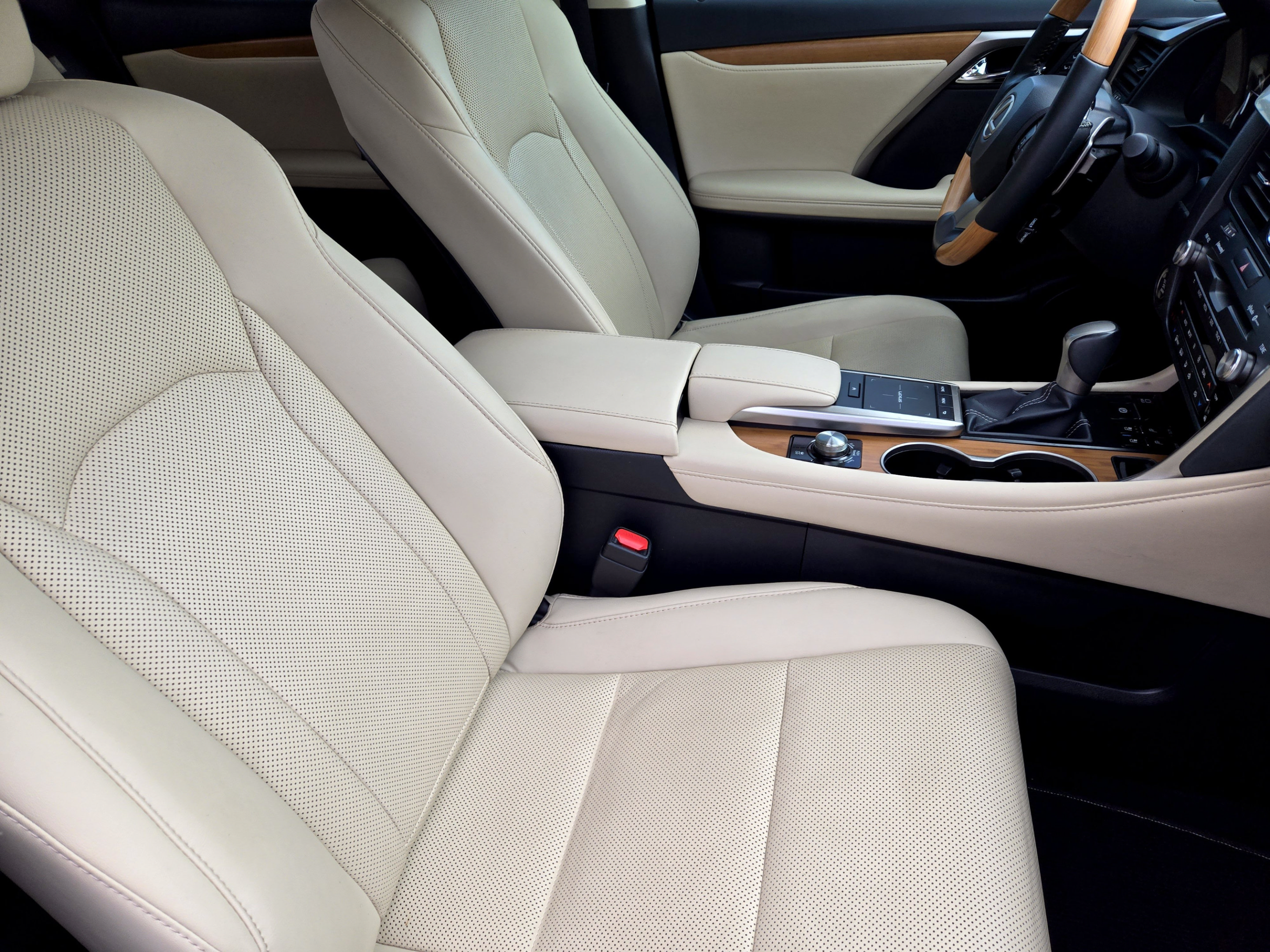 Certified 2022 Lexus RX 350 FWD w/ Premium Package image 10