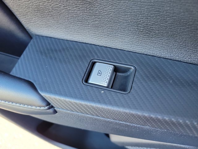 Used 2022 Mitsubishi Outlander SE image 18