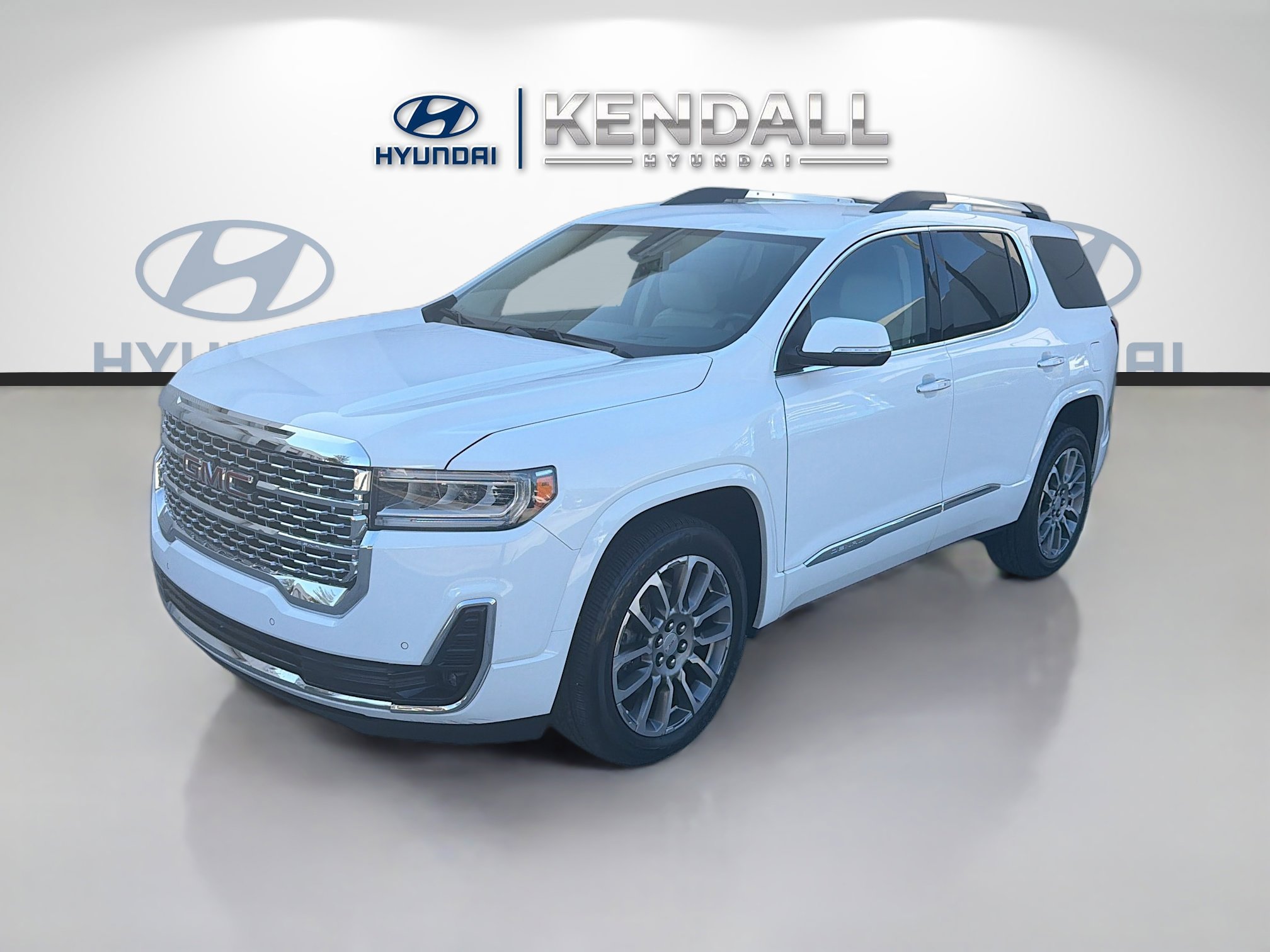 Used 2023 GMC Acadia Denali AWD/4WD image 3
