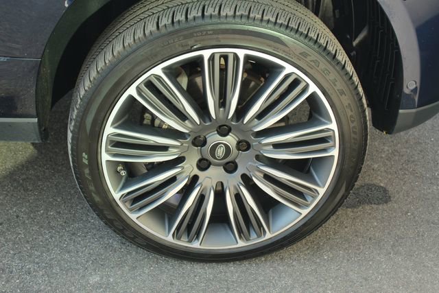 Used 2020 Land Rover Range Rover HSE image 9