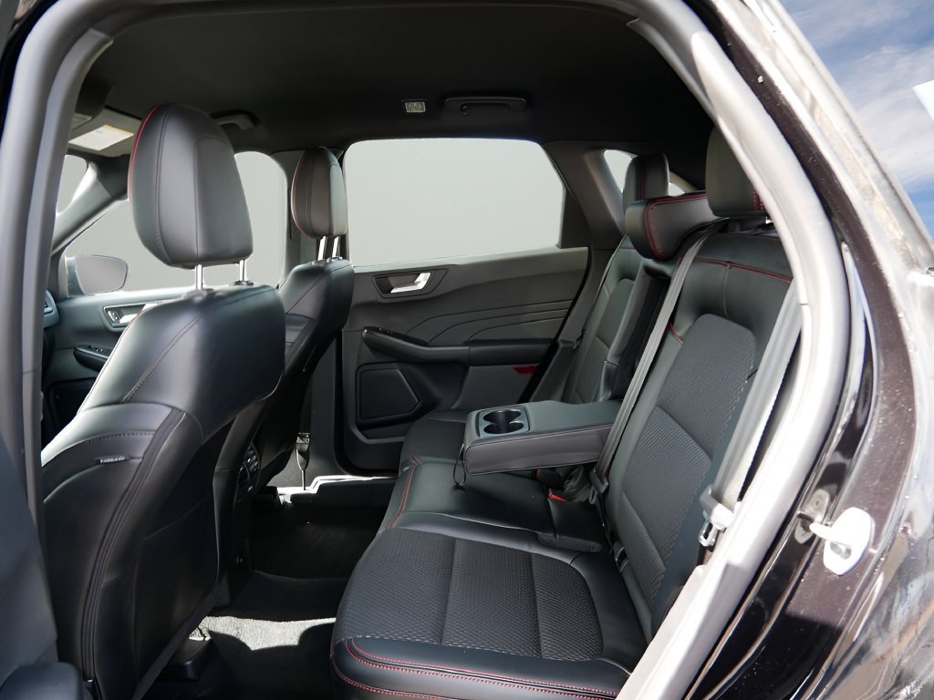 Used 2024 Ford Escape ST-Line w/ Tech Pack #1 AWD/4WD image 11
