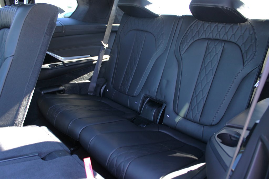 Used 2021 BMW X7 M50i w/ Dynamic Handling Package image 20