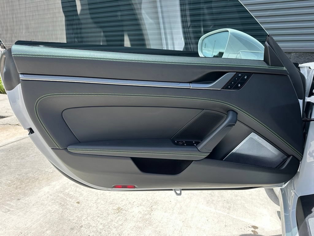 Certified 2024 Porsche 911 Carrera 4 AWD/4WD image 17