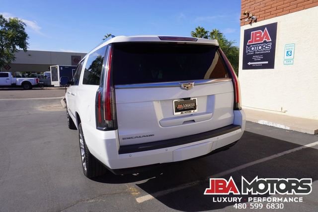 Used 2020 Cadillac Escalade ESV Platinum image 29