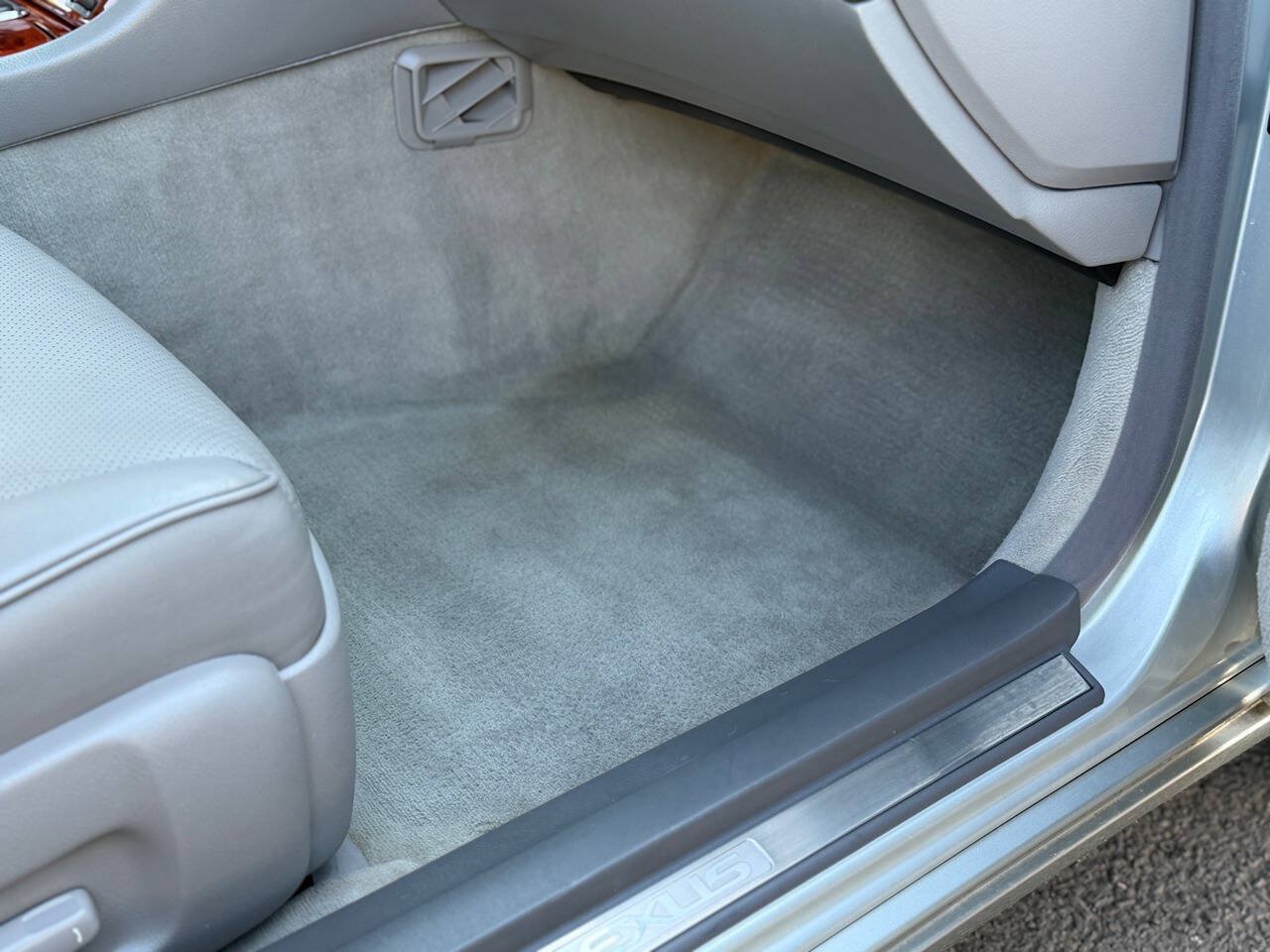 Used 2003 Lexus LS 430 RWD image 65