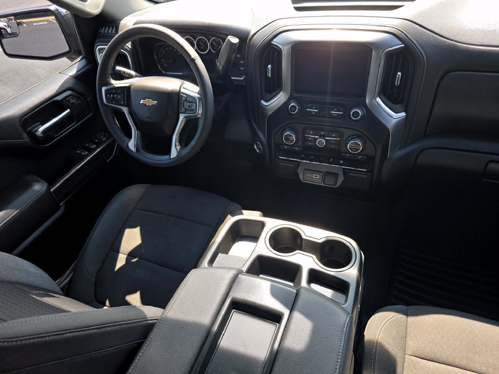 Used 2022 Chevrolet Silverado 1500 LT AWD/4WD image 17