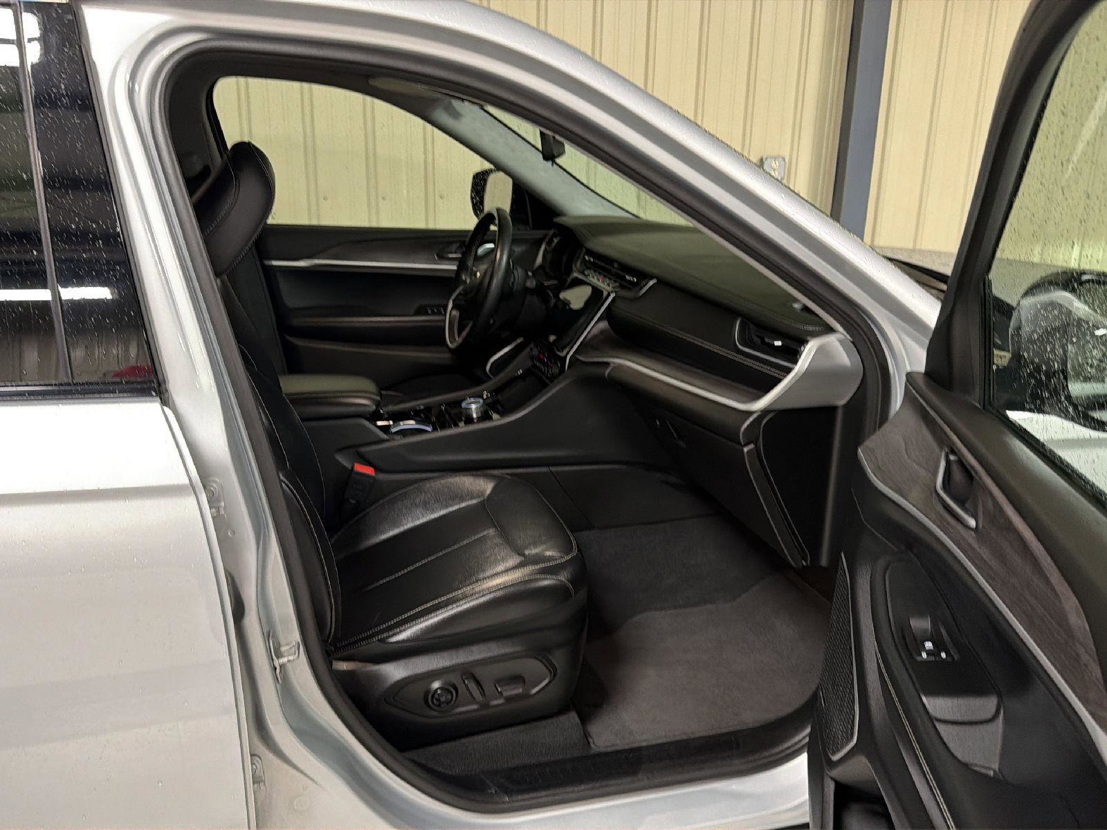 Used 2021 Jeep Grand Cherokee L Limited image 13