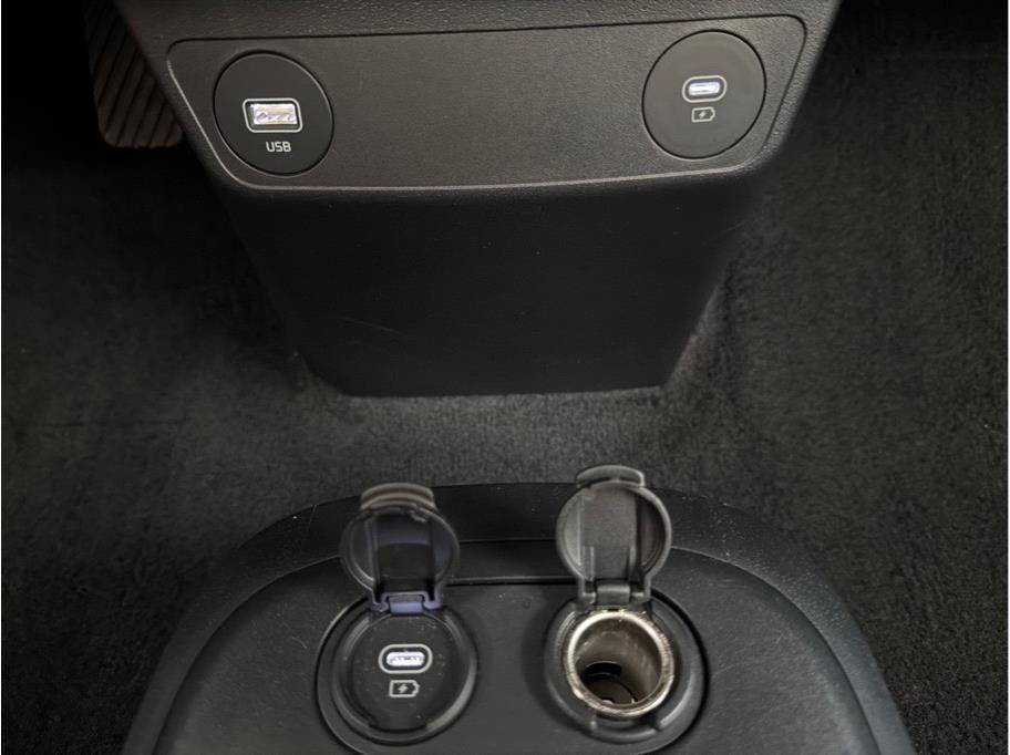 Used 2024 Kia EV6 Light AWD/4WD image 32