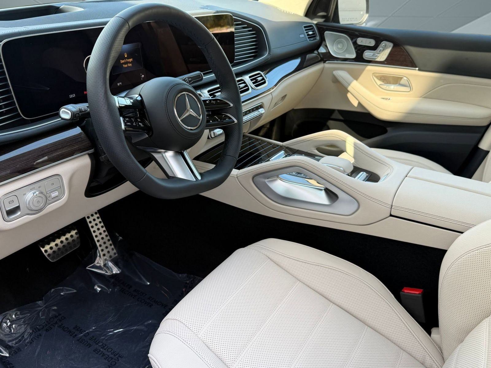 New 2026 Mercedes-Benz GLS 450 4MATIC image 4