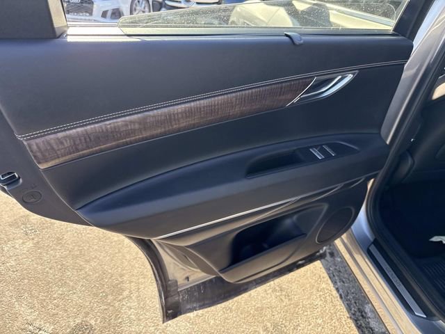 Used 2024 Genesis GV80 2.5T image 17