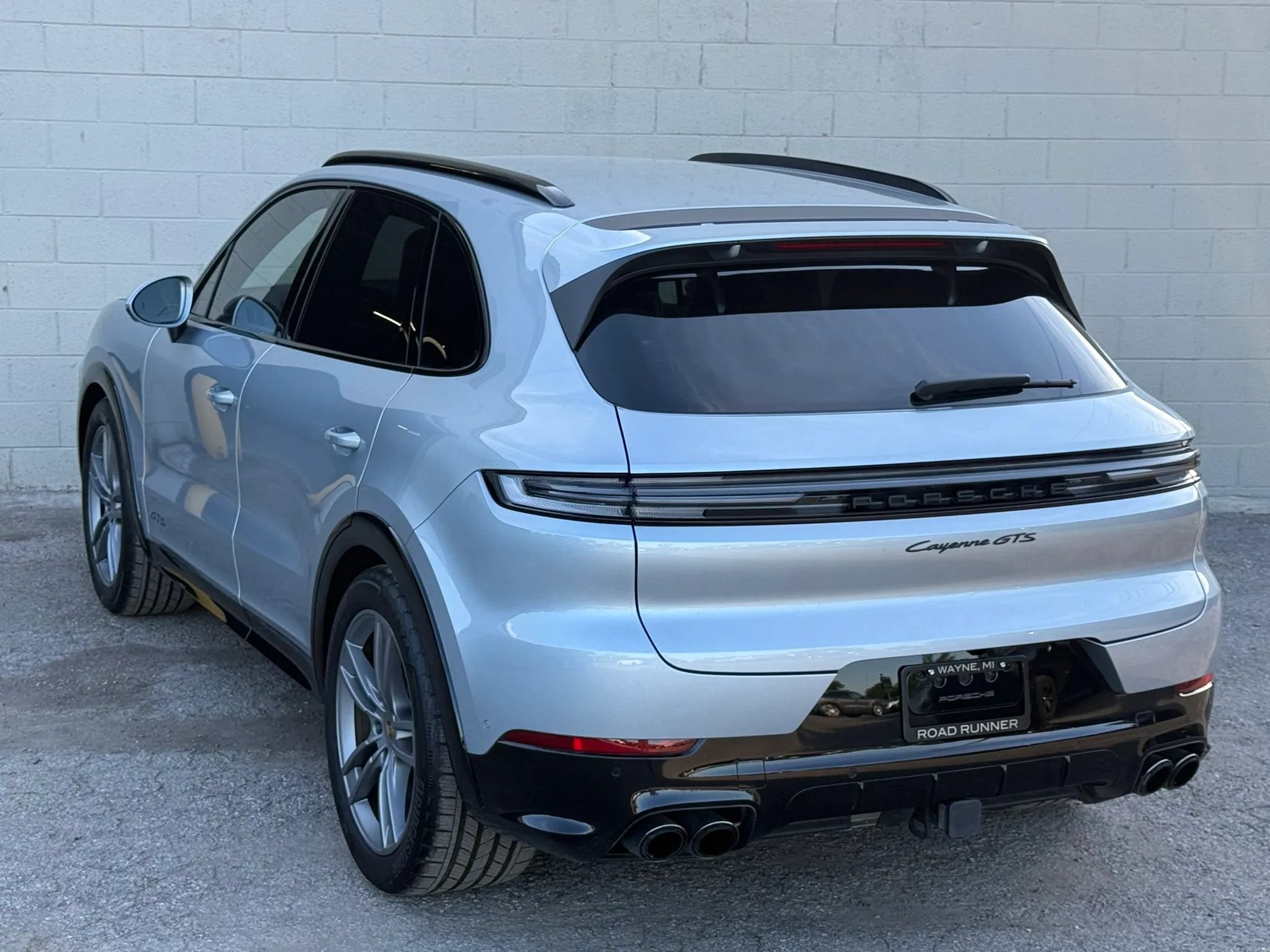 Used 2025 Porsche Cayenne GTS w/ Sport Chrono Package AWD/4WD image 4