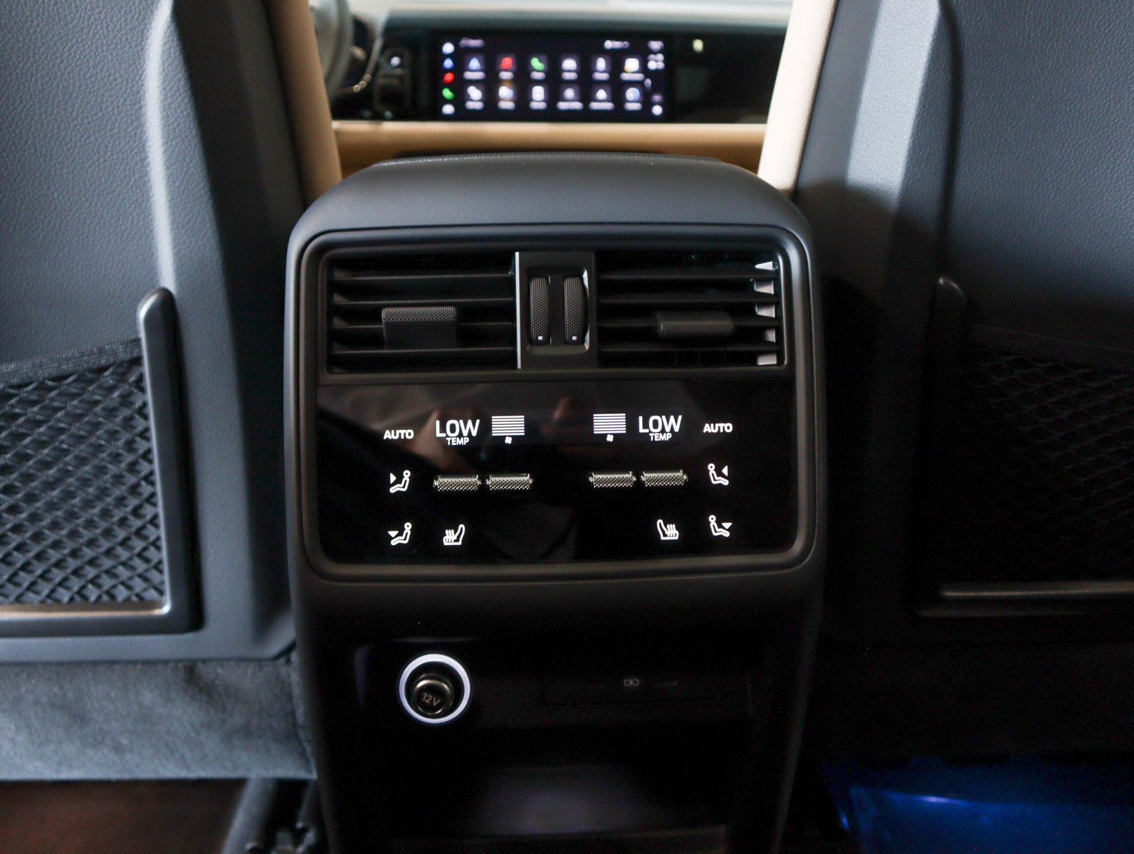 Used 2025 Porsche Cayenne S image 26