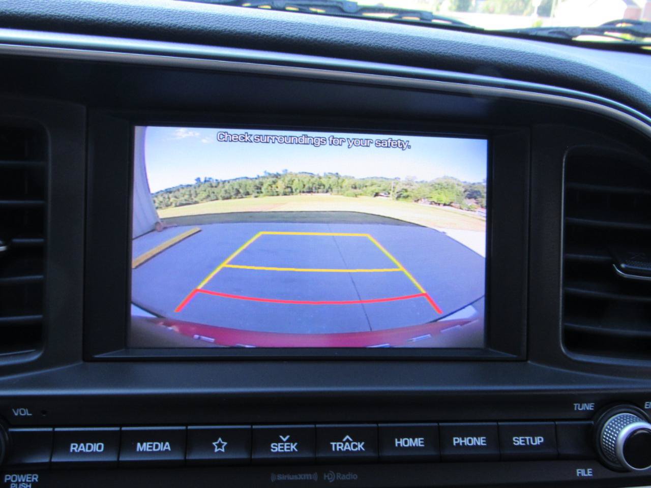 Used 2020 Hyundai Elantra SEL FWD image 12