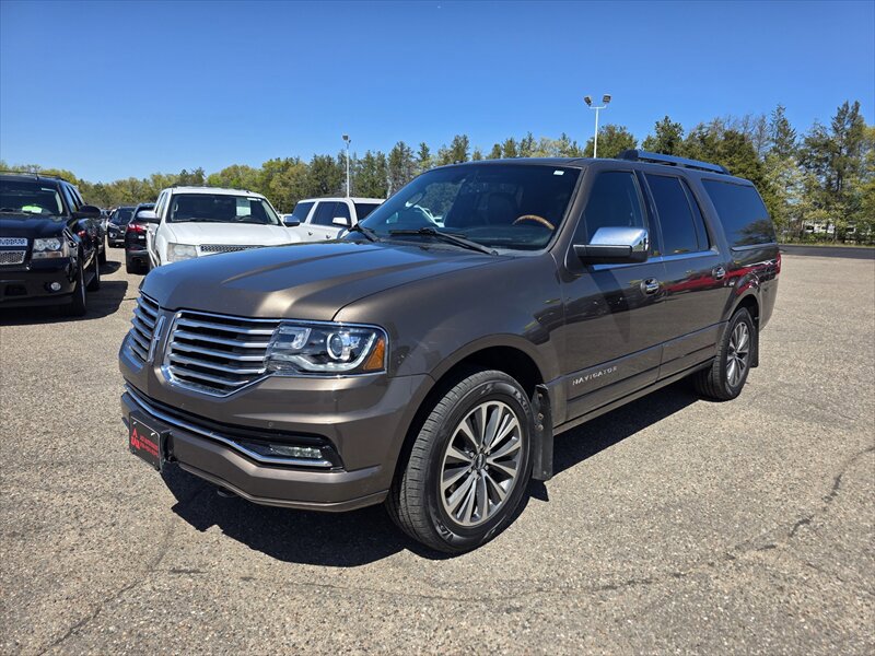 Used 2017 Lincoln Navigator L Select AWD/4WD image 1