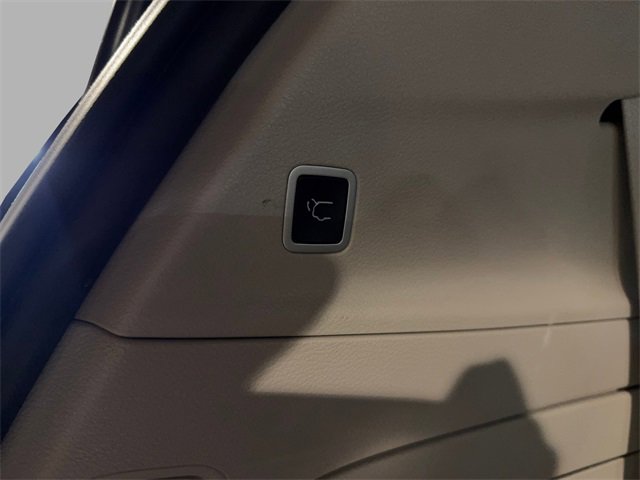 Used 2023 Chrysler Pacifica Touring-L image 25