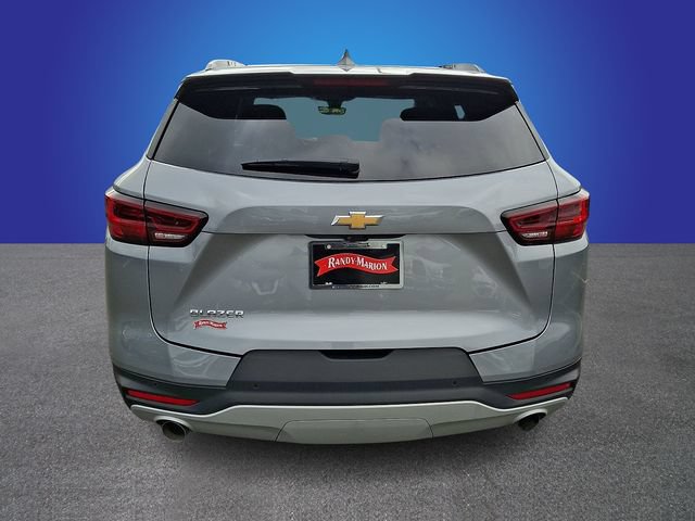 Used 2025 Chevrolet Blazer LT w/ Sound & Technology Package FWD image 6