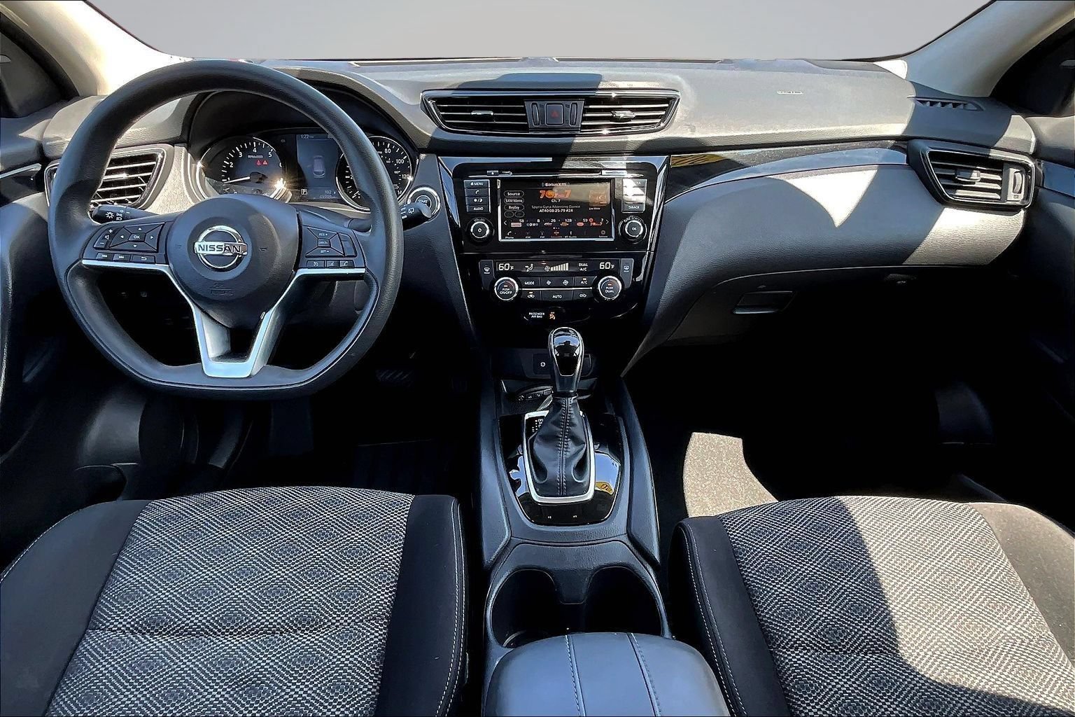 Used 2020 Nissan Rogue Sport SV AWD/4WD image 6