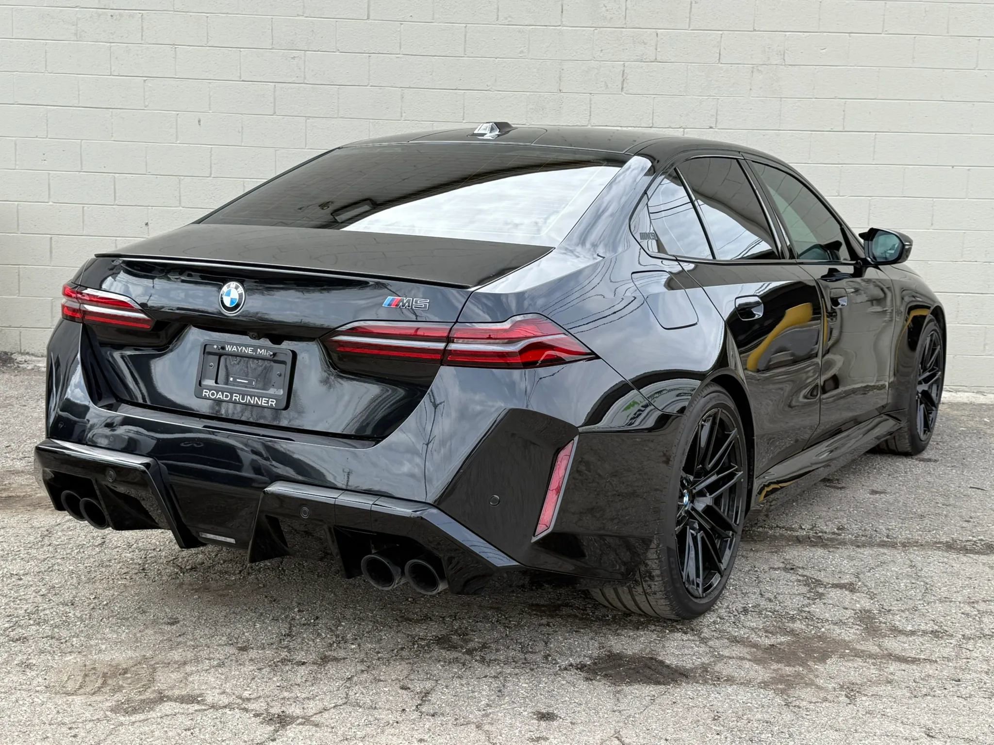 Used 2025 BMW M5 Sedan 4D w/ Executive Package image 25