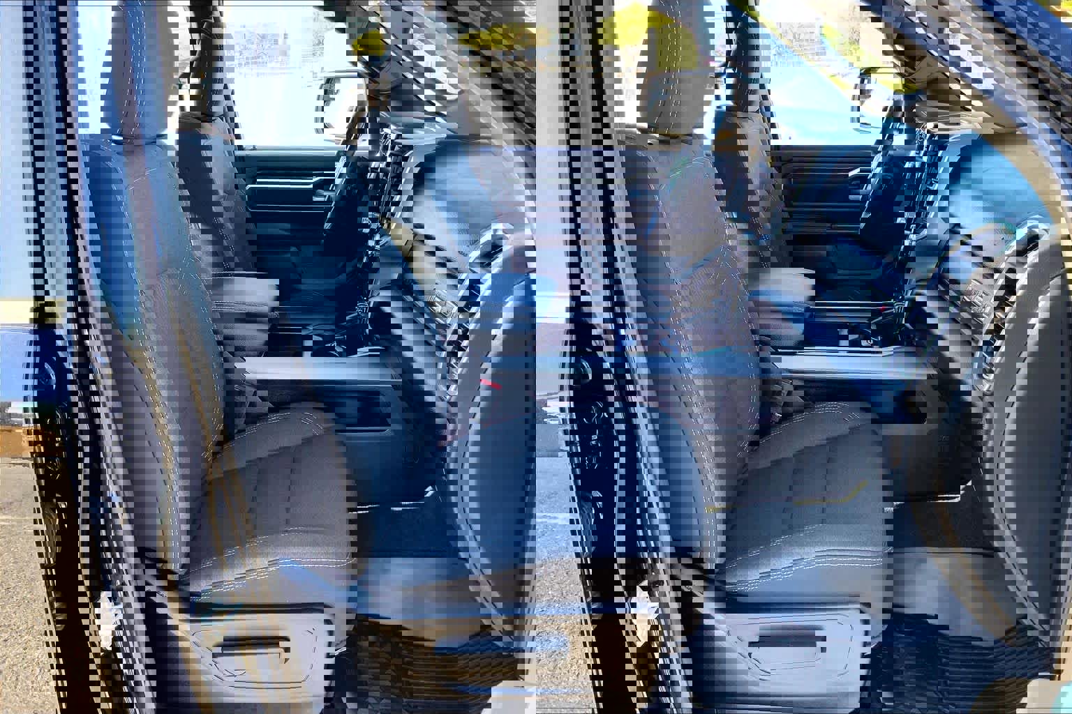 Used 2024 RAM 1500 Lone Star image 9