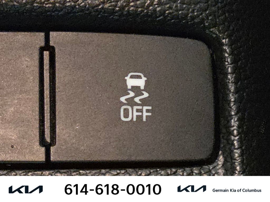 Used 2020 Chevrolet Sonic Premier FWD image 31