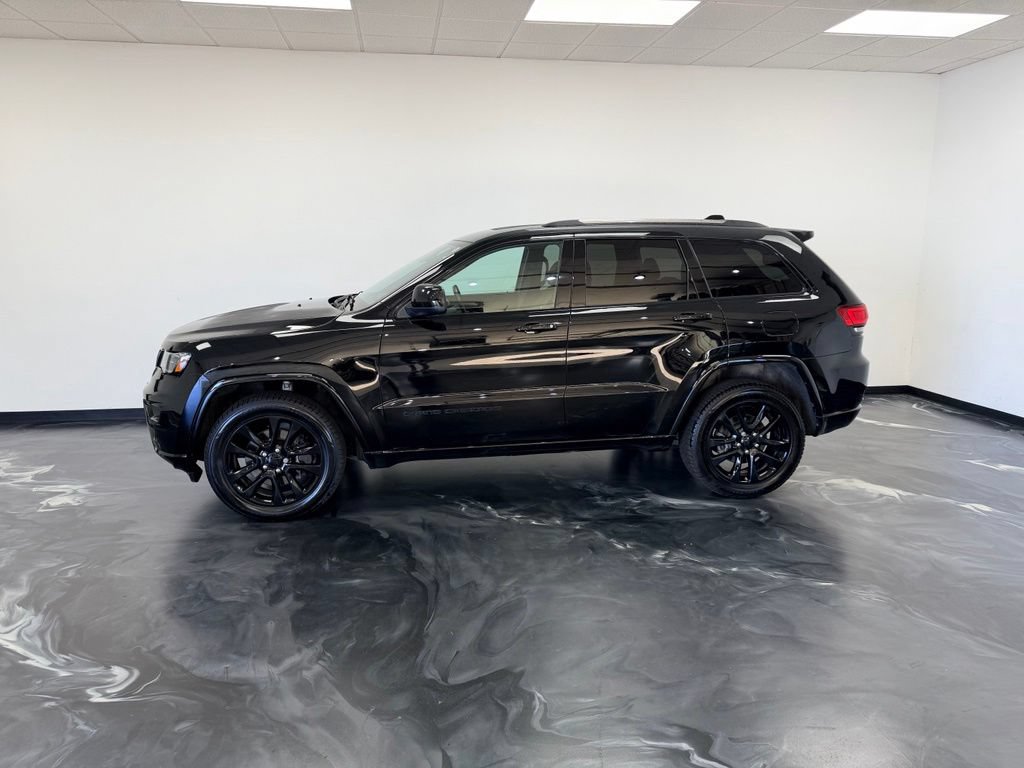 Used 2021 Jeep Grand Cherokee Altitude AWD/4WD image 20