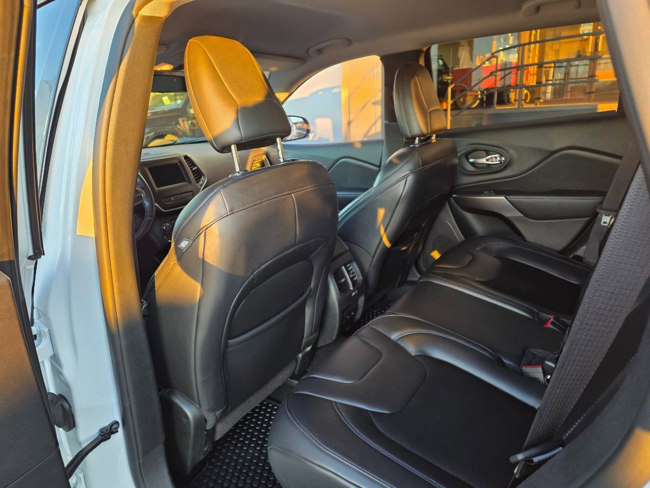 Used 2020 Jeep Cherokee Latitude Plus w/ Cold Weather Group image 19