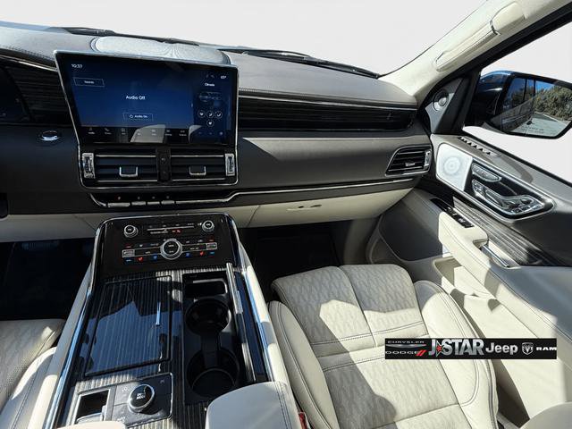 Used 2024 Lincoln Navigator Black Label AWD/4WD image 11