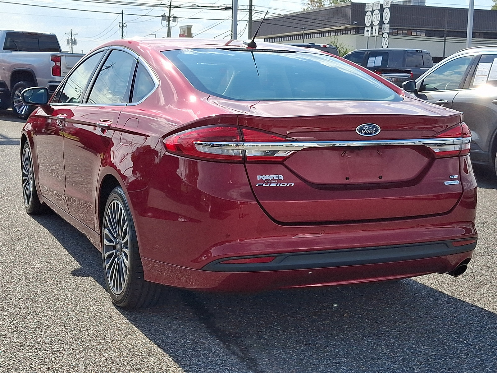 Certified 2018 Ford Fusion SE w/ Fusion SE Technology Package FWD image 8