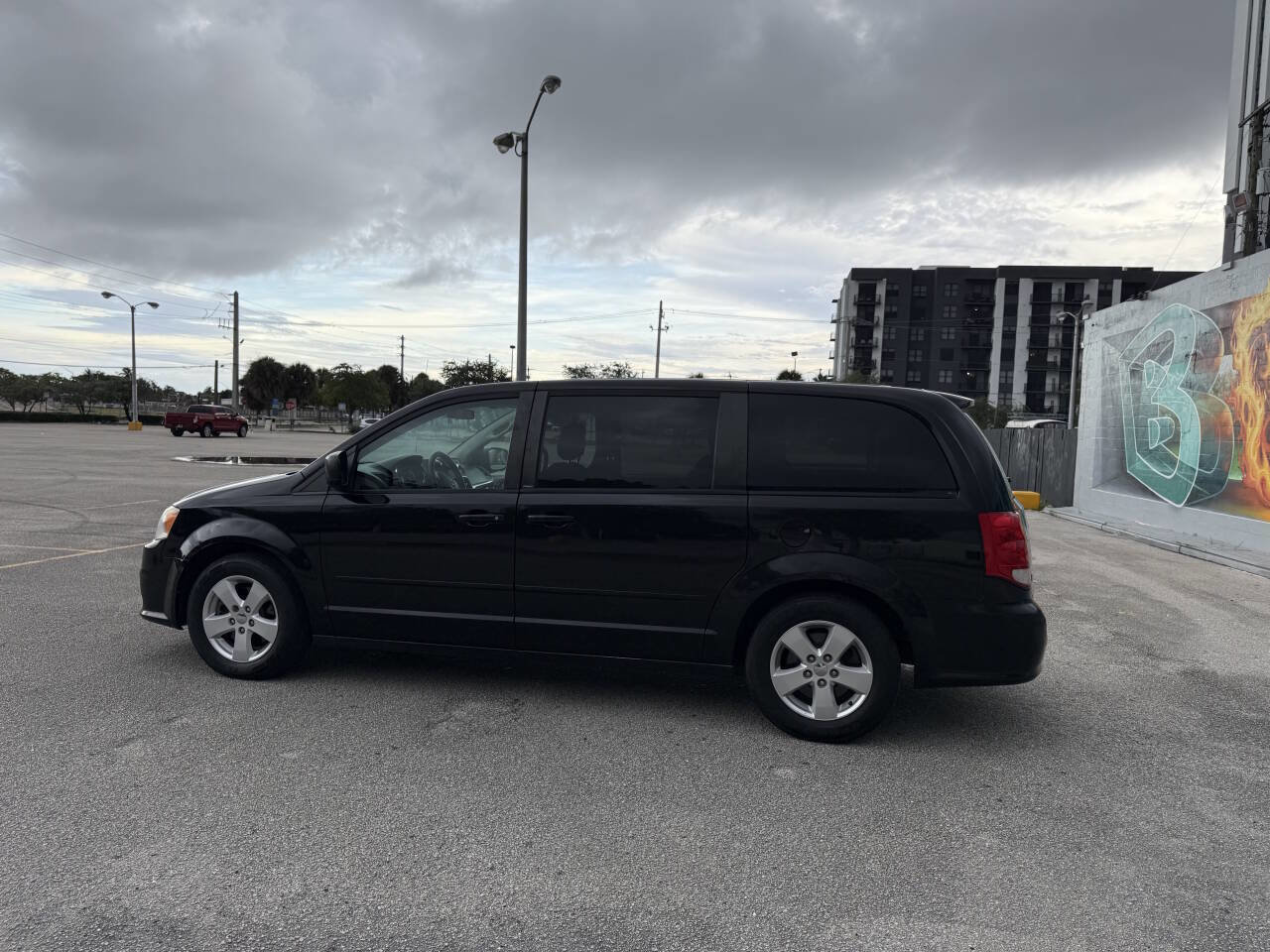 Used 2013 Dodge Grand Caravan SE image 7