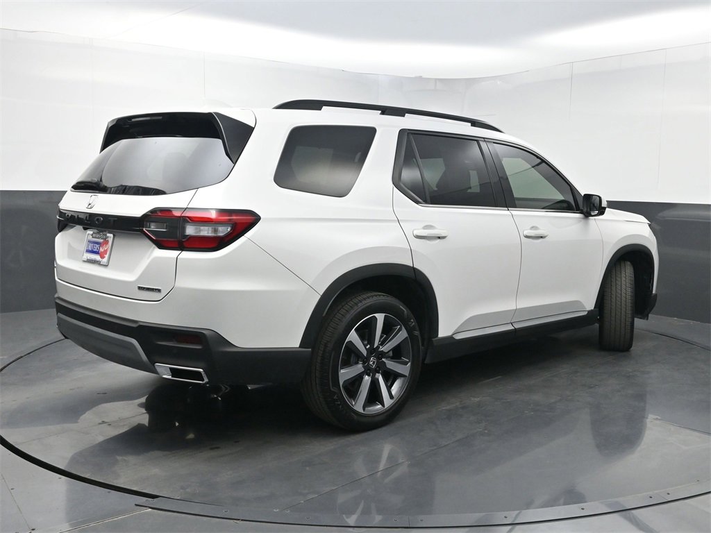 Used 2025 Honda Pilot Touring image 26