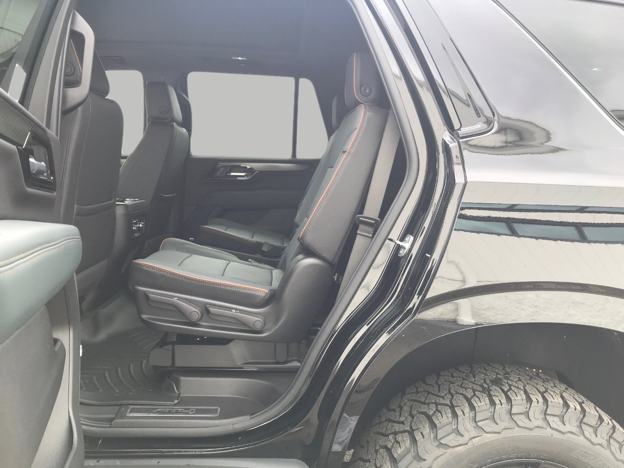 New 2026 GMC Yukon AT4 w/ AT4 Premium Package AWD/4WD image 29